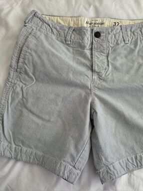 Abercrombie & Fitch White And Navy Checked Men’s Cotton Shorts Size 32